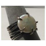 Sterling Silver ring with MOP - size 8.5