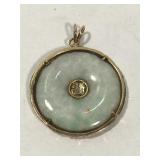 14K Gold and Jade pendant - 1 in diameter - 5.7g