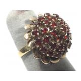 14K Gold ring with Garnets - size 5.25 - 5.5g