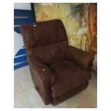 Brown recliner arm chair w/hanlde