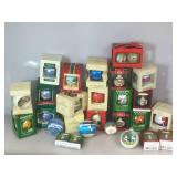 Lot of Snoopy and Peanuts Christmas tree