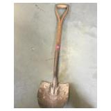 Lightweight PCB A 2 shovel w/wood handle