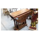 Small wood gate leg table