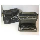 Vintage Dick Hoyt Underwood Manual Typewriter