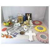 Ford Mustang Emblem coat/towel hook, Surrey White