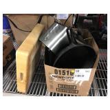 Kitchen items incl. cast iron pan, small deep