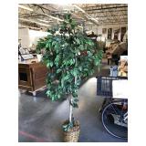 Prop plant decoration with basket, approx 6ft