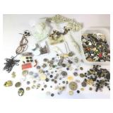 Lot of assorted vintage buttons and costume