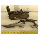 2 Fantasy knives, dragon head dagger withstand,