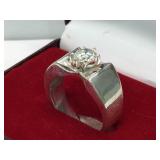 Sterling Silver ring with 1.57 carat White