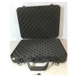 Guardforce by vanguard, pistol case w/handle and