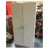 Tennsco metal cabinet w/4 shelves