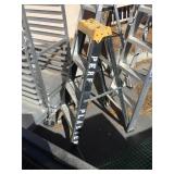 4 ft DeWalt stepladder