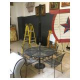Metal patio dinning set w/4 chairs and umbrella