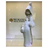 Lladro figurine, 7.5 in Ht, Girl with walking