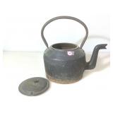 Antique Swain cast iron tea pot kettle. 3 qt, w/