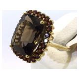 14k Gold Ring with red stones ( garnets ?)  5 gram