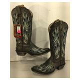 Pr Airiat Western boots,sz 6B, leather , peacock