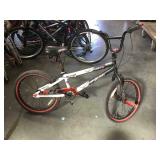 Ambush F520 bicycle, both wheels hold air