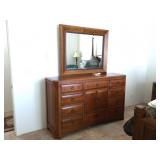 12 Drawer Thomasville Dresser w/mirror. 68Wx