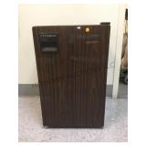 EMERSON PERSONAL REFRIGERATOR WITH ICE TRAY EMERSON PERSONAL REFRIGERATOR WITH ICE TRAY