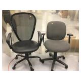 2 SWIVEL OFFICE CHAIRS 2 SWIVEL OFFICE CHAIRS