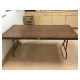 1 FOLDING BANQUET TABLE 1 FOLDING BANQUET TABLE