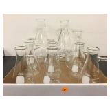 GROUP OF GLASS PYREX FILTER FLASKS GROUP OF GLASS PYREX FILTER FLASKS