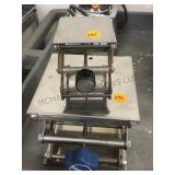 2 STAINLESS STELL LAB JACKS 2 STAINLESS STELL LAB JACKS