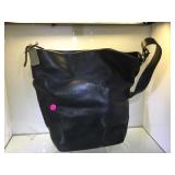 LARGE BLACK LEATHER COACH SHOULDERBAG