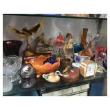 SHELF LOT OF VASES, BULOVA DESK CLOCK & HOME DECOR