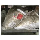 CART BOTTOM OF COMFORTERS
