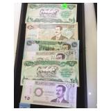 TRAY LOT OF FOREIGN CURRENCY TRAY LOT OF FOREIGN CURRENCY