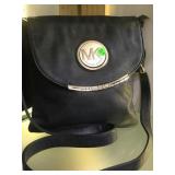 NAVY BLUE MICHAEL KORS HAND BAG NAVY BLUE MICHAEL KORS HAND BAG