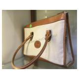 ALL WEATHER LEATHER DOONEY & BOURKE HANDBAG ALL WEATHER LEATHER DOONEY & BOURKE HANDBAG