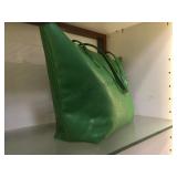 LARGE GREEN BCBG HANDBAG LARGE GREEN BCBG HANDBAG