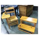 VINTAGE CHILDS SCHOOL DESK & WOODEN STEPS VINTAGE CHILDS SCHOOL DESK & WOODEN STEPS