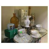 YADA CHINA CUPS/PLATES, FENTON VASE & MORE YADA CHINA CUPS/PLATES, FENTON VASE & MORE