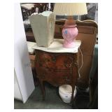 GROUP OF TABLE LAMP, SIDE TABLE & MORE GROUP OF TABLE LAMP, SIDE TABLE & MORE