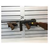 METAL PROP THOMPSON SMG MADE BY MODEL GUN CORP METAL PROP THOMPSON SMG MADE BY MODEL GUN CORP