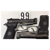 PAIR OF VOLTRAN MODEL 99 METAL PROP PISTOLS PAIR OF VOLTRAN MODEL 99 METAL PROP PISTOLS