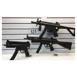 LOT OF 3 PROP GUNS 2 PLASTIC 1 RUBBER LOT OF 3 PROP GUNS 2 PLASTIC 1 RUBBER