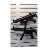 PAIR OF PLASTIC MP5-K STYLE BB GUNS PAIR OF PLASTIC MP5-K STYLE BB GUNS