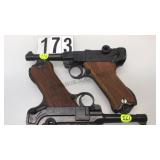 PAIR OF METAL PROP LUGER ME-P08 PISTOLS PAIR OF METAL PROP LUGER ME-P08 PISTOLS