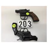 PAIR OF METAL PROP 6MM REVOLVERS PAIR OF METAL PROP 6MM REVOLVERS