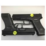 PAIR OF PLASTIC PROP PISTOL PAIR OF PLASTIC PROP PISTOL