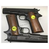 PAIR OF METAL PROP BRUNI 96 PISTOL PAIR OF METAL PROP BRUNI 96 PISTOL