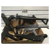 LOT OF 5 PLASTIC PROP GUNS INCLUDING 3 PROP MP-5, LOT OF 5 PLASTIC PROP GUNS INCLUDING 3 PROP MP-5,