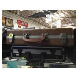 LOT OF 2 BRIEF CASES USED AS PROPS IN MOVIES LOT OF 2 BRIEF CASES USED AS PROPS IN MOVIES