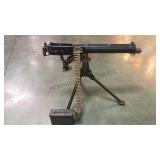 1915 BRITISH 'VICKERS' MACHINE GUN WITH TRIPOD 1915 BRITISH 'VICKERS' MACHINE GUN WITH TRIPOD